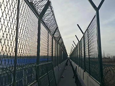 巡逻道隔离网图片6